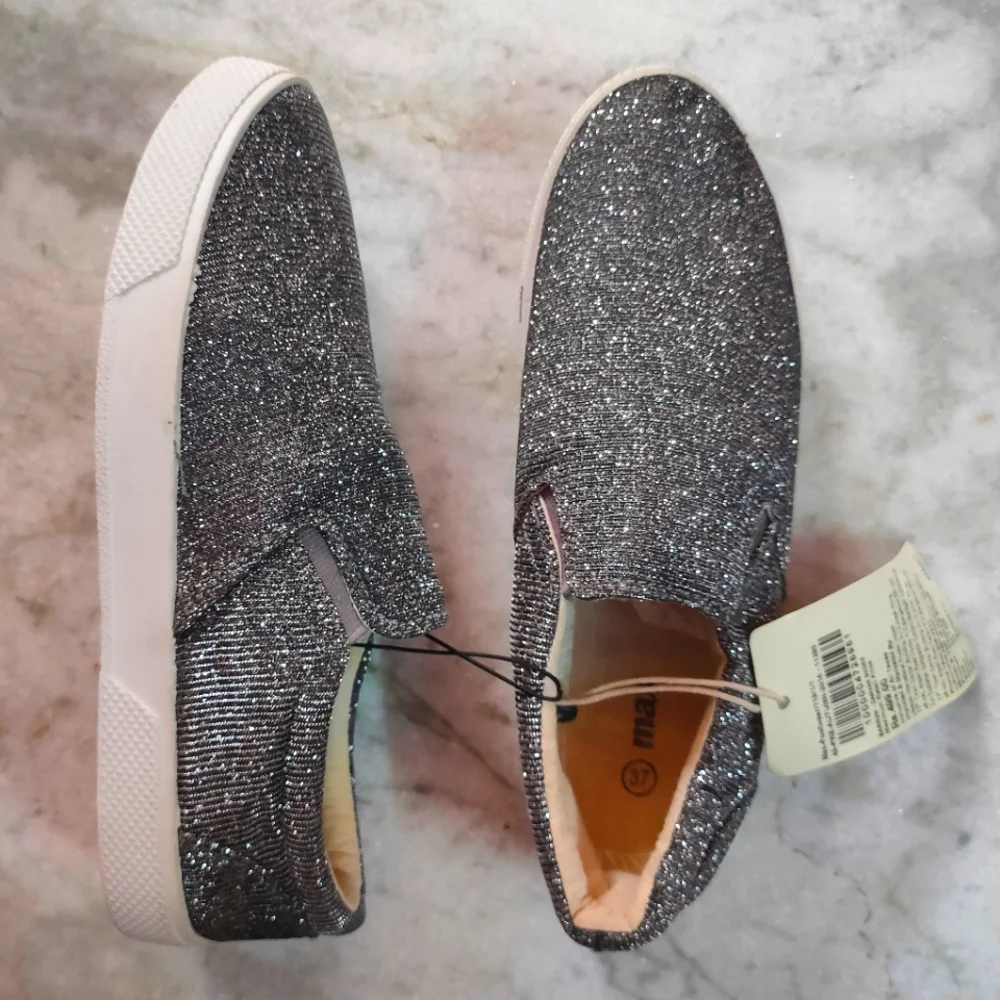 MAX Barrow Canvas Women Shoes - Picture 2 of 5